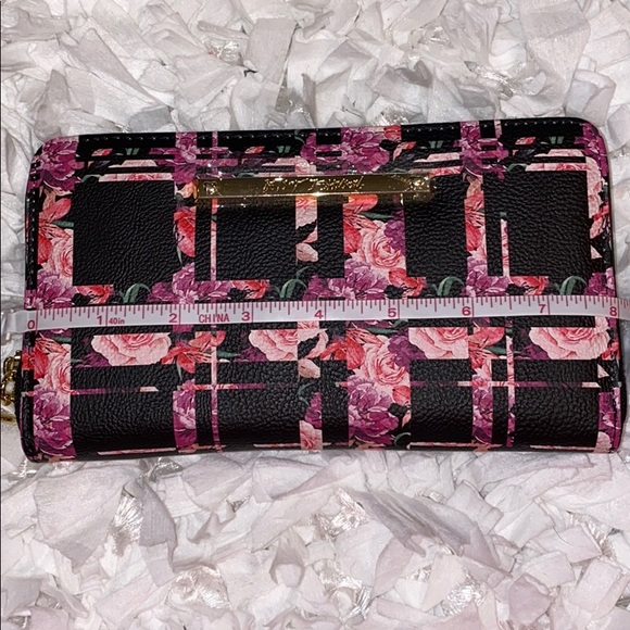 Betsey Johnson Floral Large Zip Around Wallet NWT - Picture 4 of 7